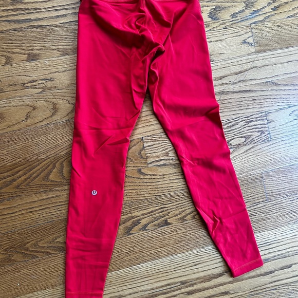 Lululemon Wunder Train Contour Fit High Rise 28” Sz 8 HOT HEAT bright red - Picture 3 of 4